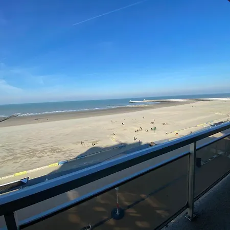 Style A702 With Beautiful Sea Views *