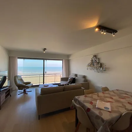 Style A702 With Beautiful Sea Views